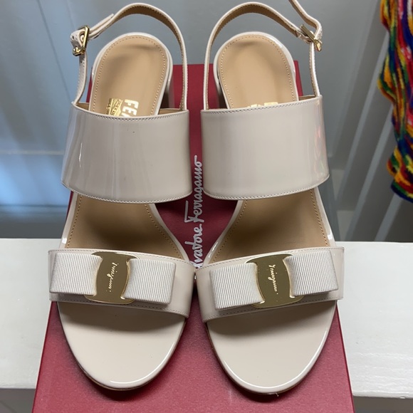 Salvatore Ferragamo heels - Picture 3 of 5